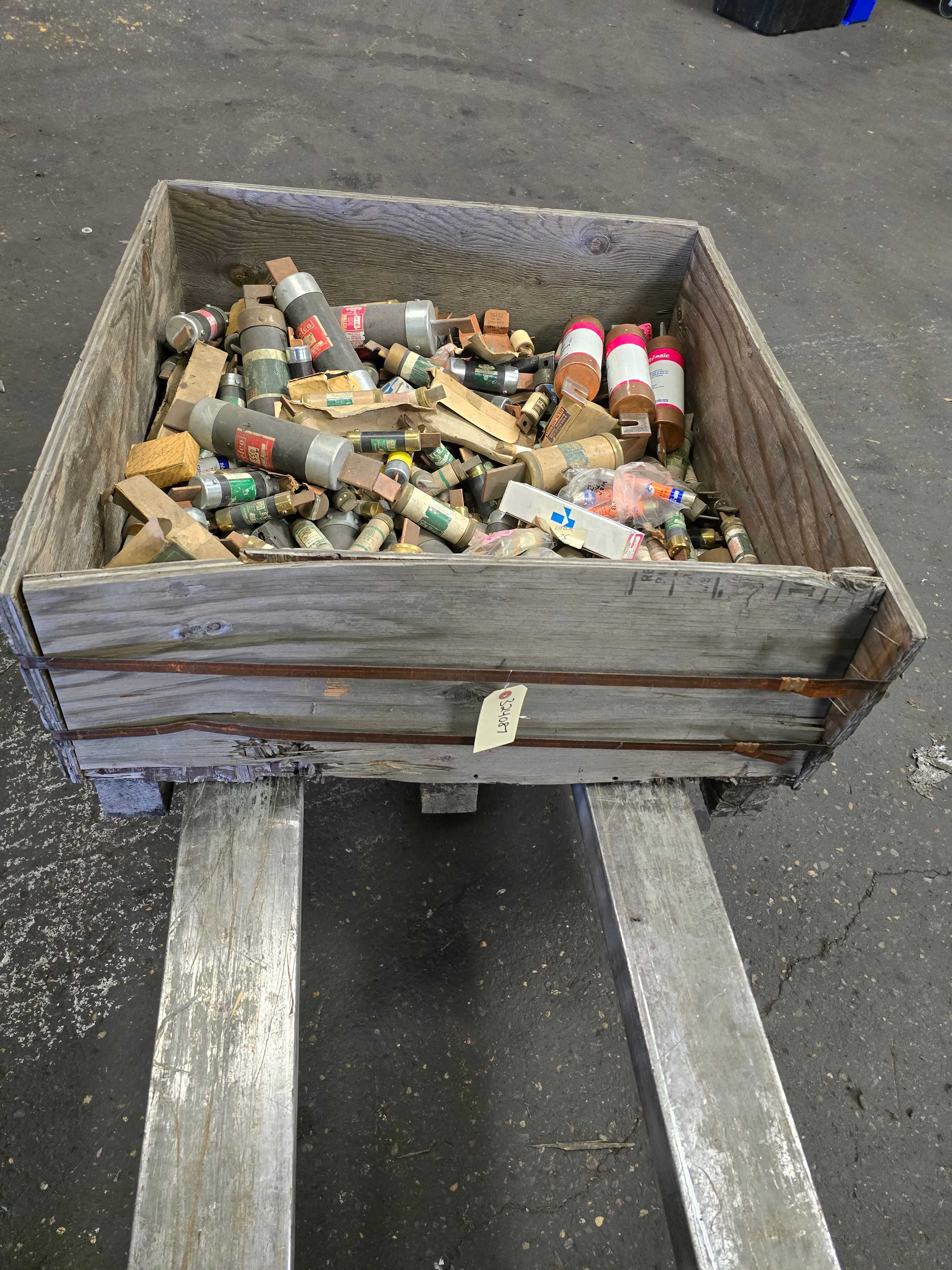 CRATE OF ASSORTED FUSES - CRATE INCLUDED - FUSES