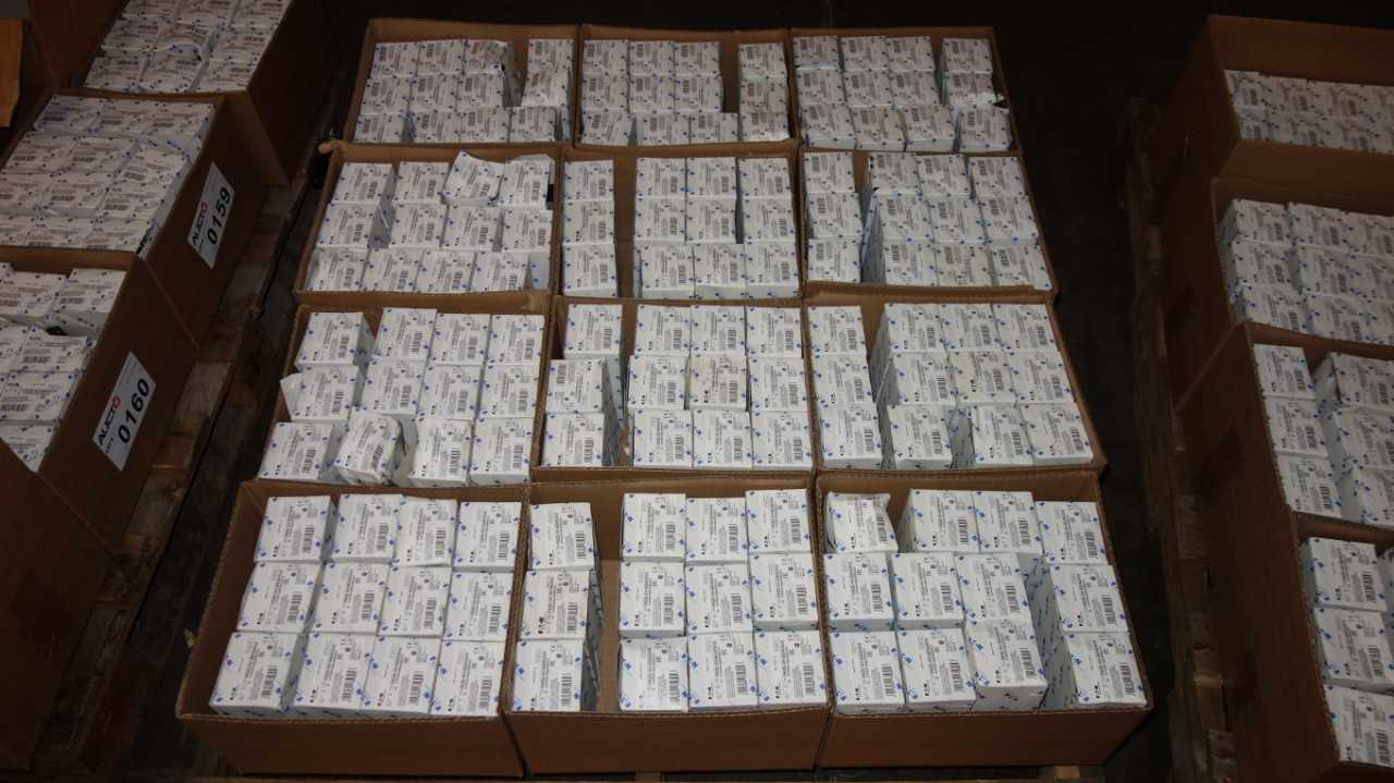 1 PALLET OF EATON PKZ0-XH-SOND539 DOOR COUPLING SWITCHES - TOOL STORAGE