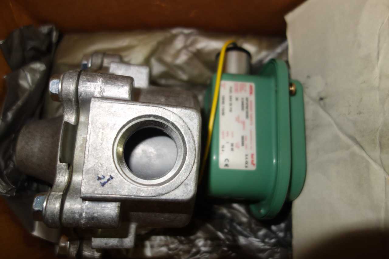 LOT OF 7 ASSORTED ASCO SOLENOID VALVES, KITS - SOLENOID VALVE