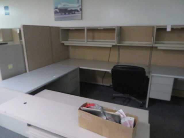 Office Furniture and Panels, Lot - MISCELLANEOUS