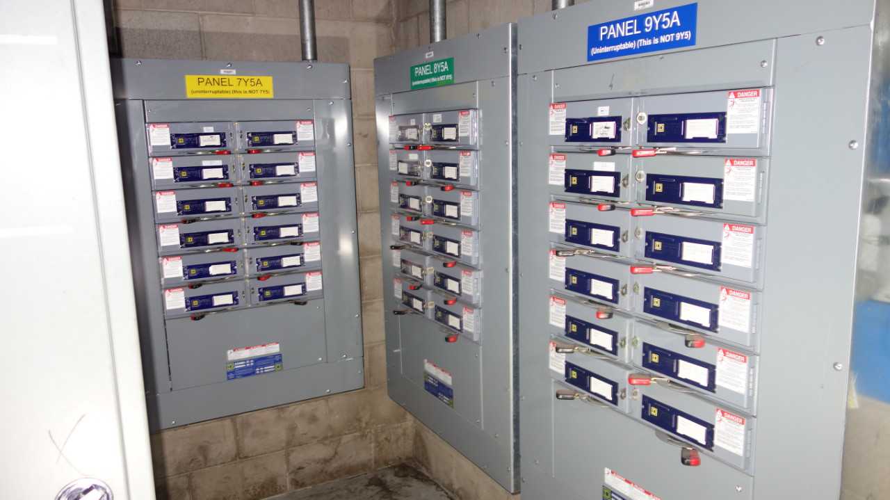 LOT OF 3 SQUARE D QMB30512 225A PANEL BOARDS - CIRCUIT BREAKERS