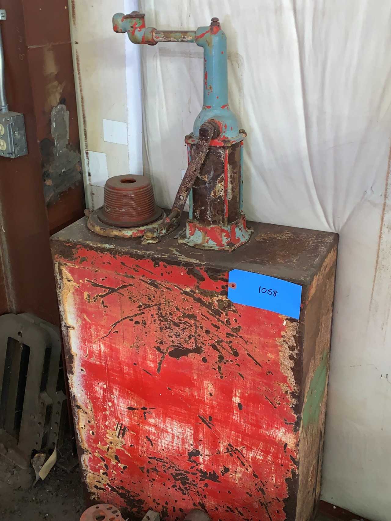 Oil dispenser - PALLET JACKS