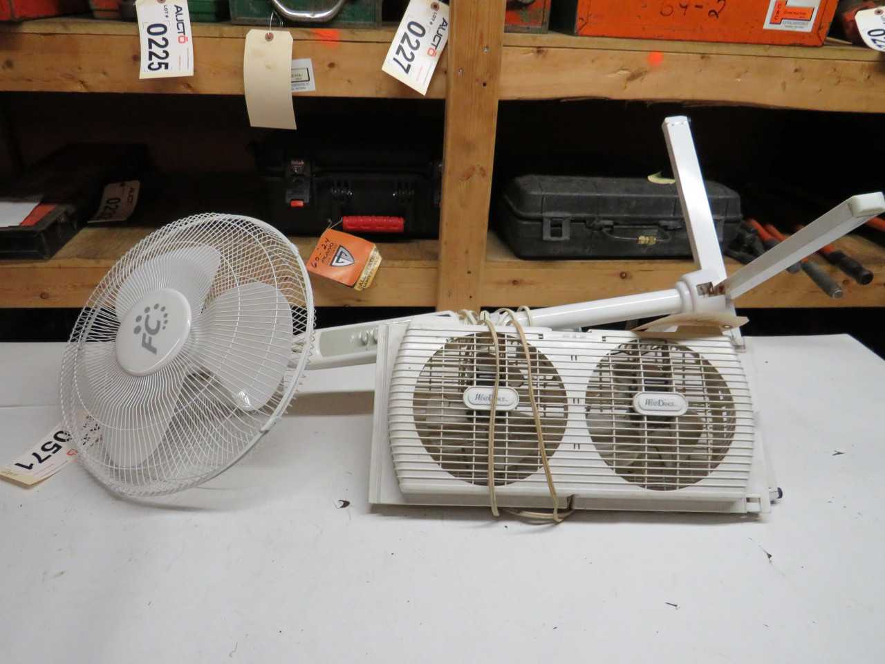 LOT OF 2 COOLING DEVICES - FC & WIND DANCE FANS - TEMPERATURE CONTROL COMPONENTS