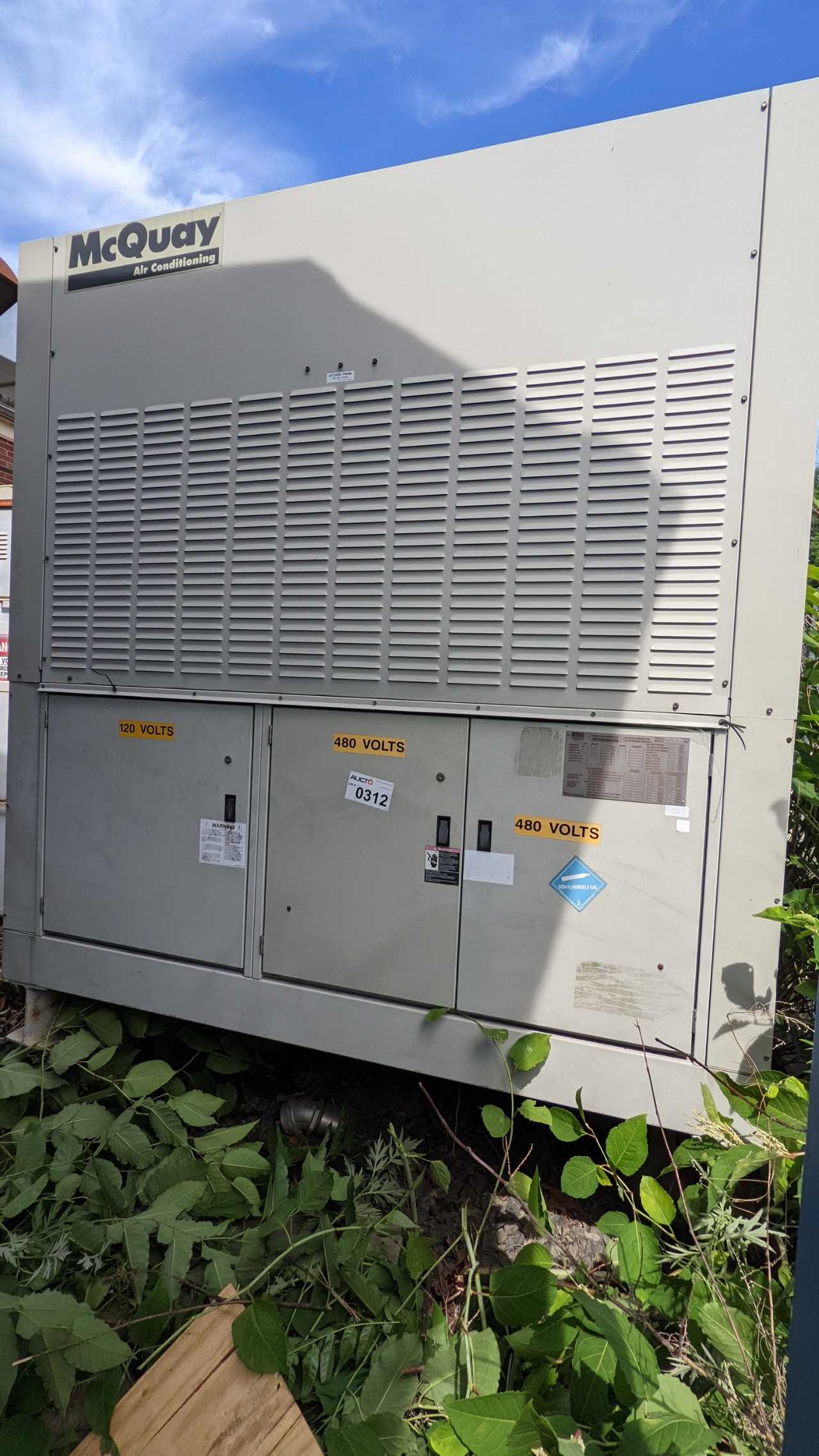 Mcquay Air conditioner unit model AGR100AS27-ER10 - AIR CONDITIONER