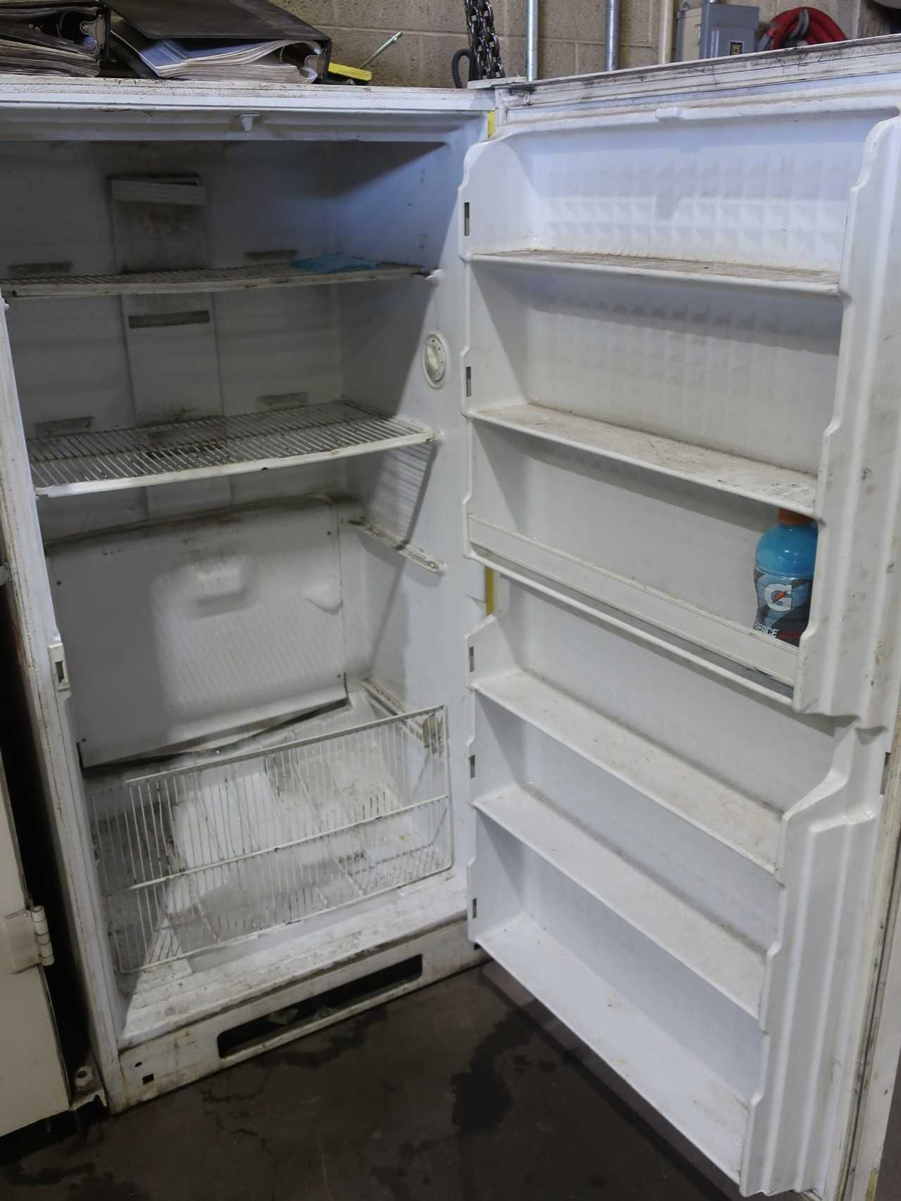 Commercial refrigerator
