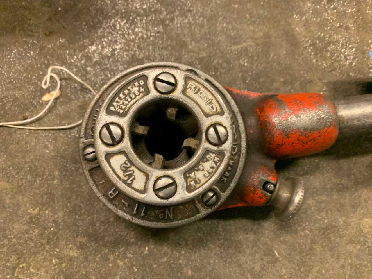 Ridgid Pipe Threader - HAND TOOLS