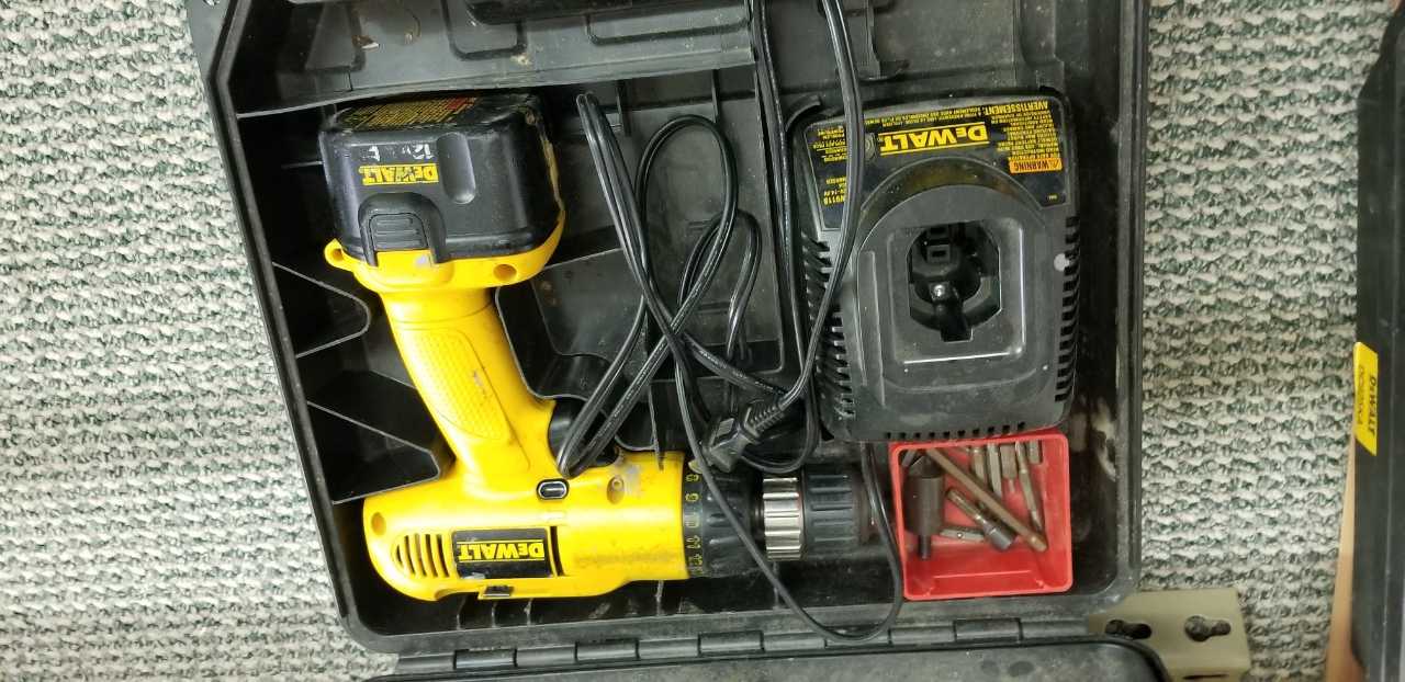 Dewalt 18 Volt Cordless Drill - ELECTRIC POWER TOOLS Dewalt 18 Volt Cordless Drill - ELECTRIC POWER TOOLS