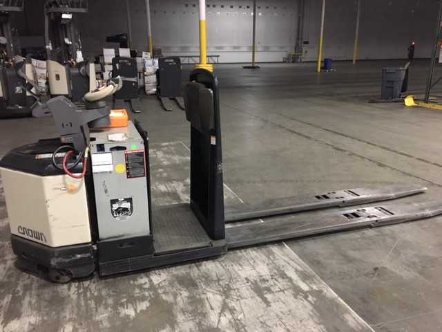 2012 CROWN PC4500-80 CENTER RIDER PALLET JACK, SUWANEE, GA - MATERIAL HANDLING