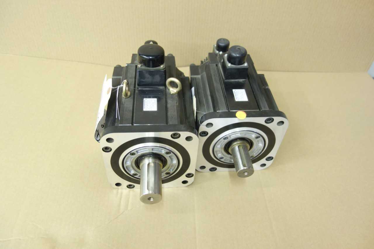 LOT OF 2 YASKAWA ELECTRIC AC SERVO MOTORS - SERVO