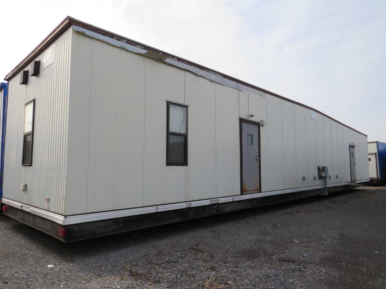 2006 SIX SECTIONS OF MODULAR OFFICES 84' X 72' MODEL 8476 - MISCELLANEOUS