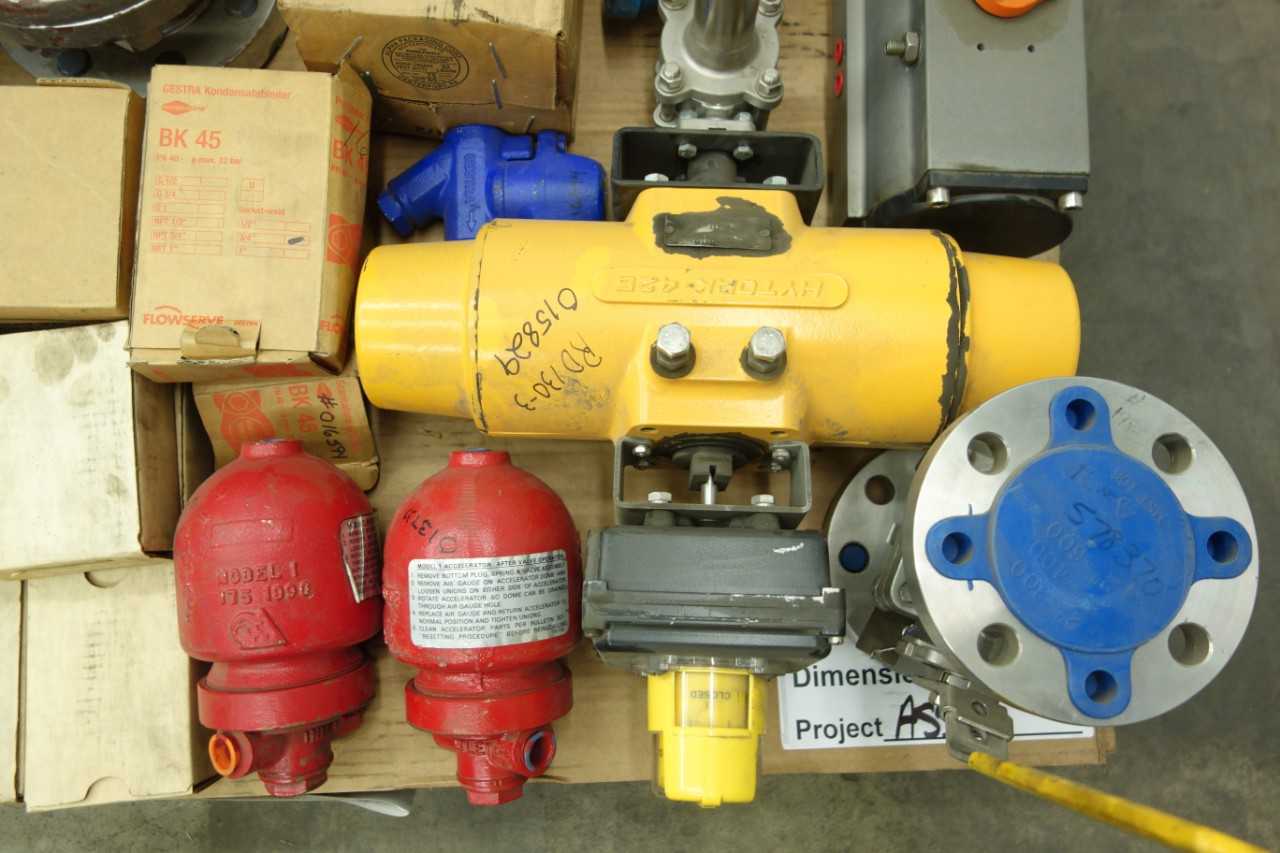 3 PALLETS OF ASSORTED VALVES AND VALVE REPLACEMENT PARTS - VALVES
