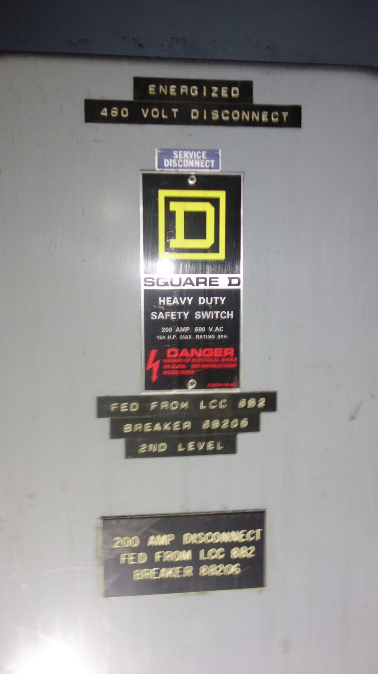 LOT OF 2 ASSORTED SQUARE D DISCONNECTS, 200A, 60A - DISCONNECT SWITCHES
