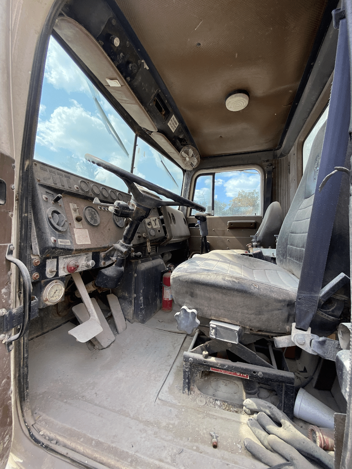 1990 INTERNATIONAL PAYSTAR 5000 TANKER TRUCK - NO TITLE AVAILABLE - TANKER TRUCKS