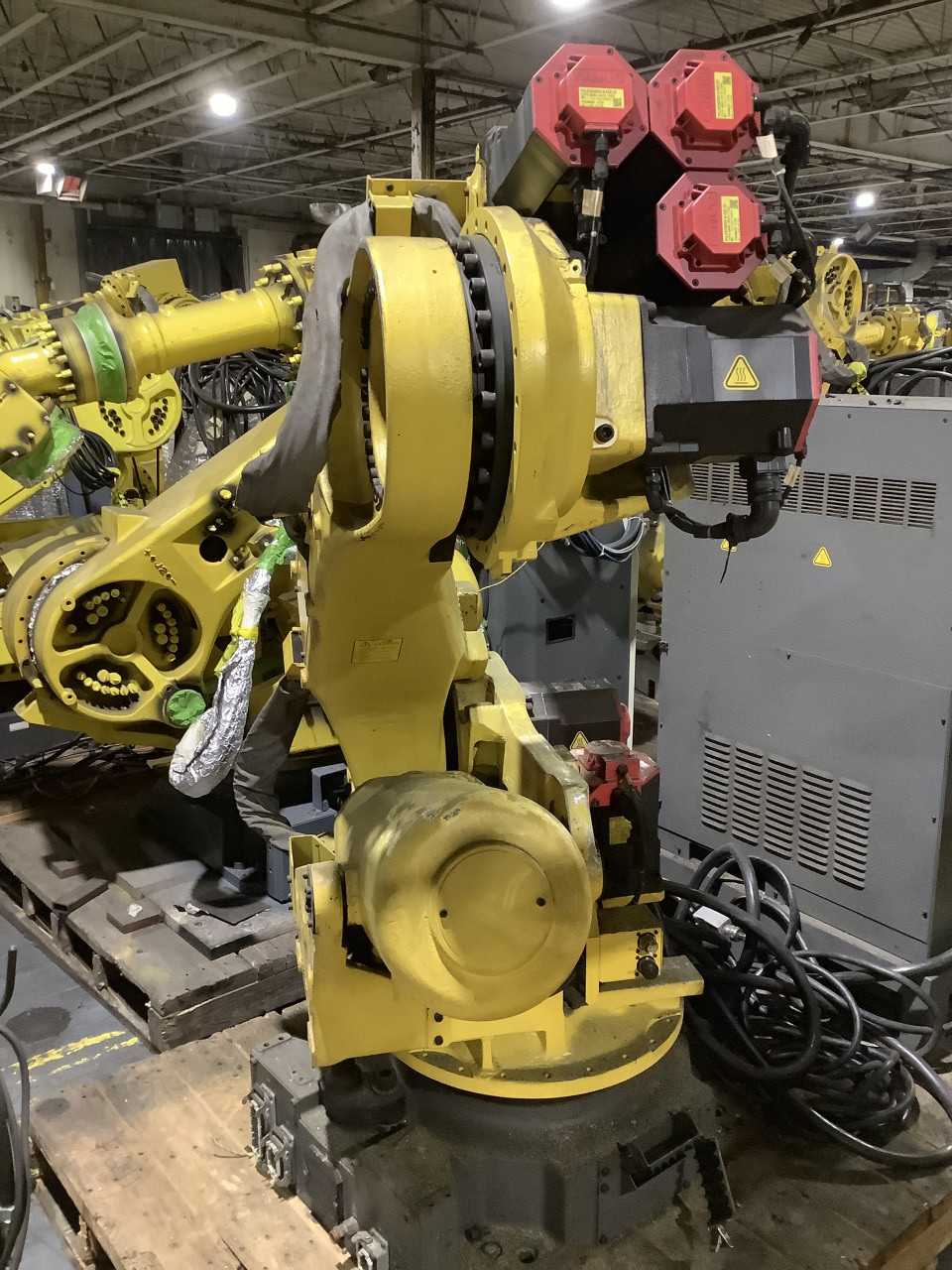 Fanuc R2000iB-210F w/ R30iA Robot - INDUSTRIAL PARTS