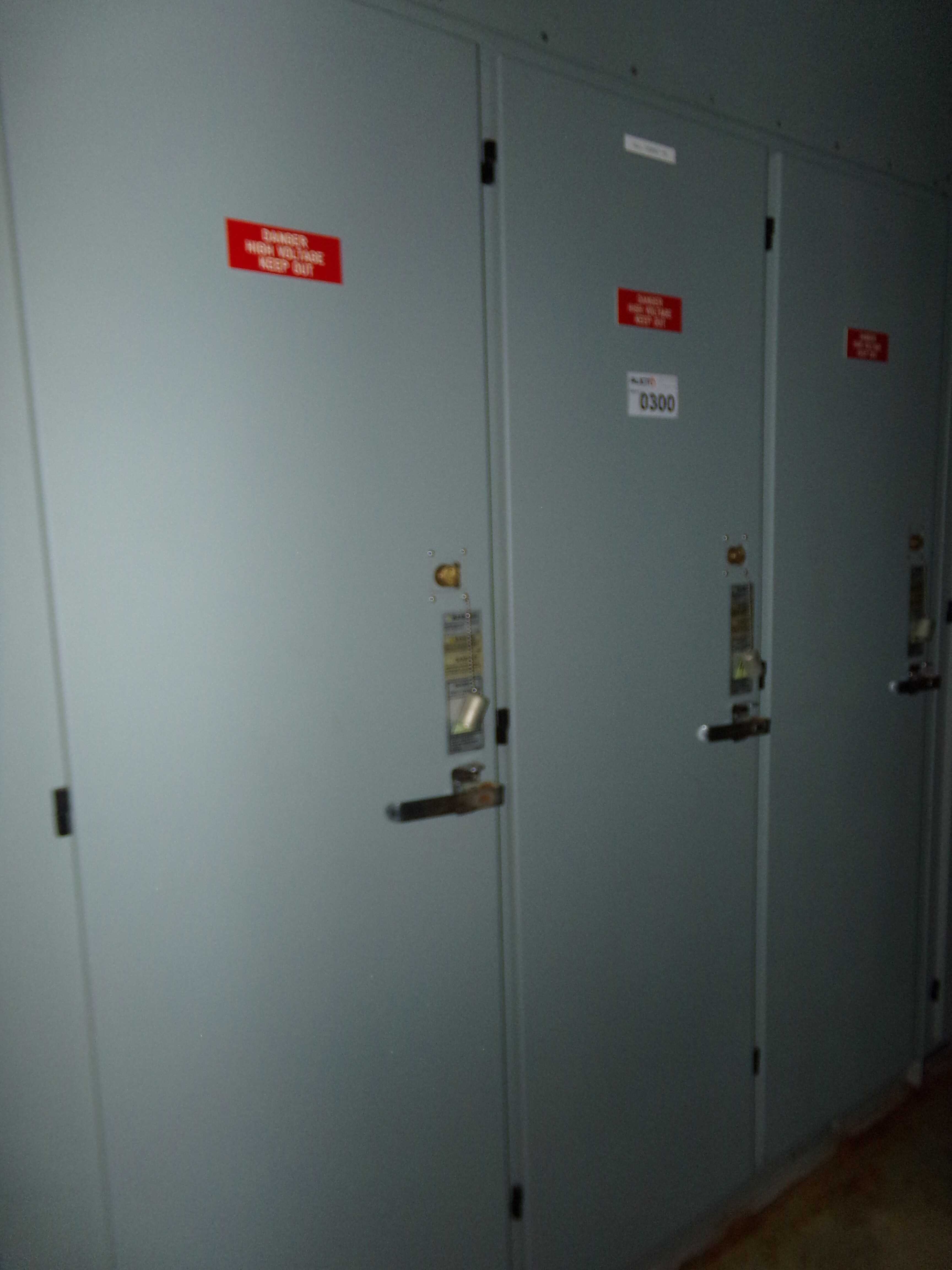 SIEMENS CELL CABINET #2N, 3 SECTIONS - TOOL STORAGE