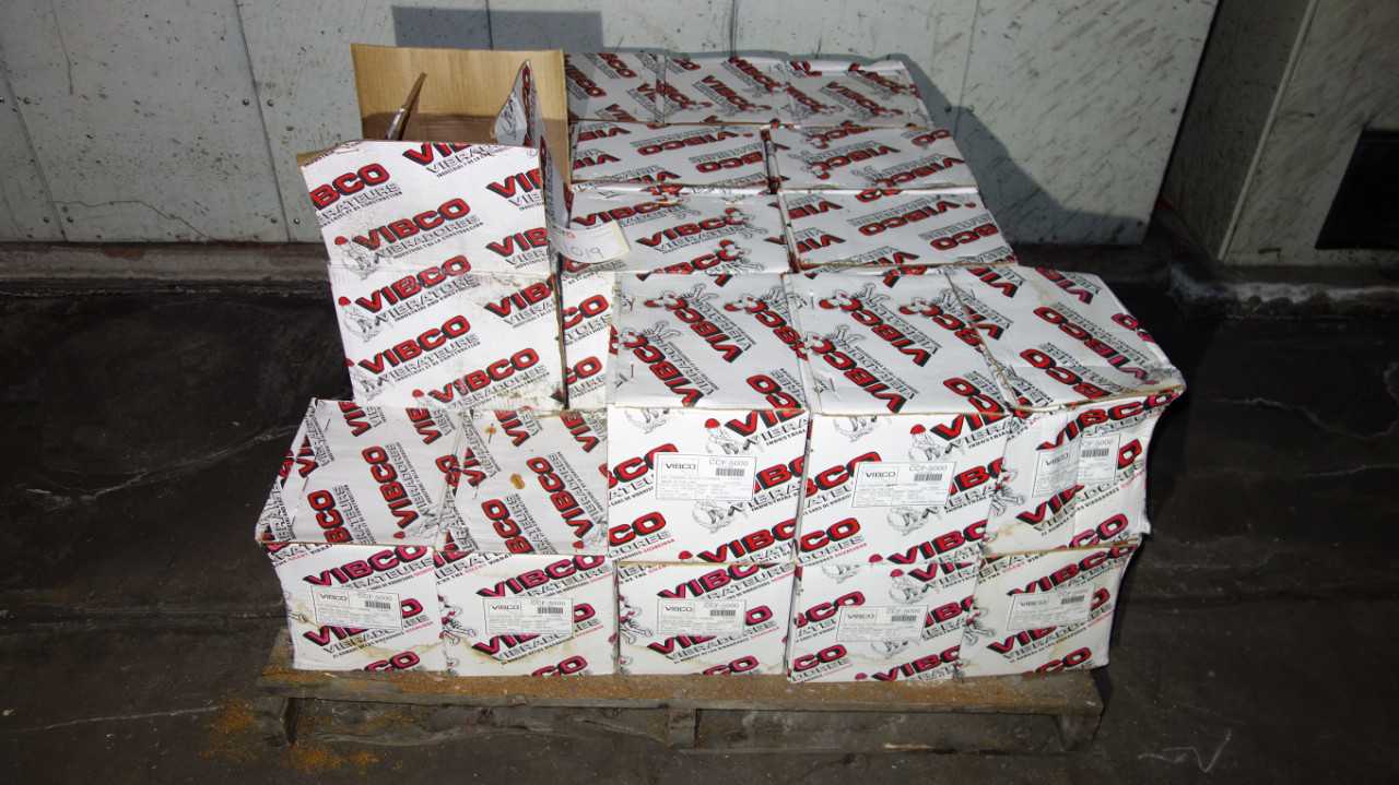 LOT OF 33 VIBCO CCF-5000 PNEUMATIC TURBINE VIBRATORS - MISCELLANEOUS