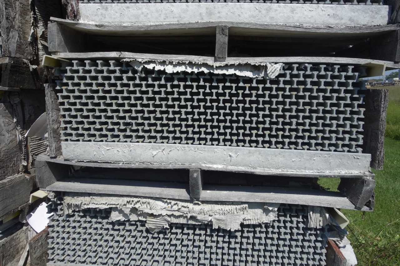 BUNDLE OF 14 STRONGWELL I-6000 DURAGRID 1IN 36IN 240IN PHENOLIC FIRE INTEGRITY COMPOSITE GRATING - SAFETY EQUIPMENT