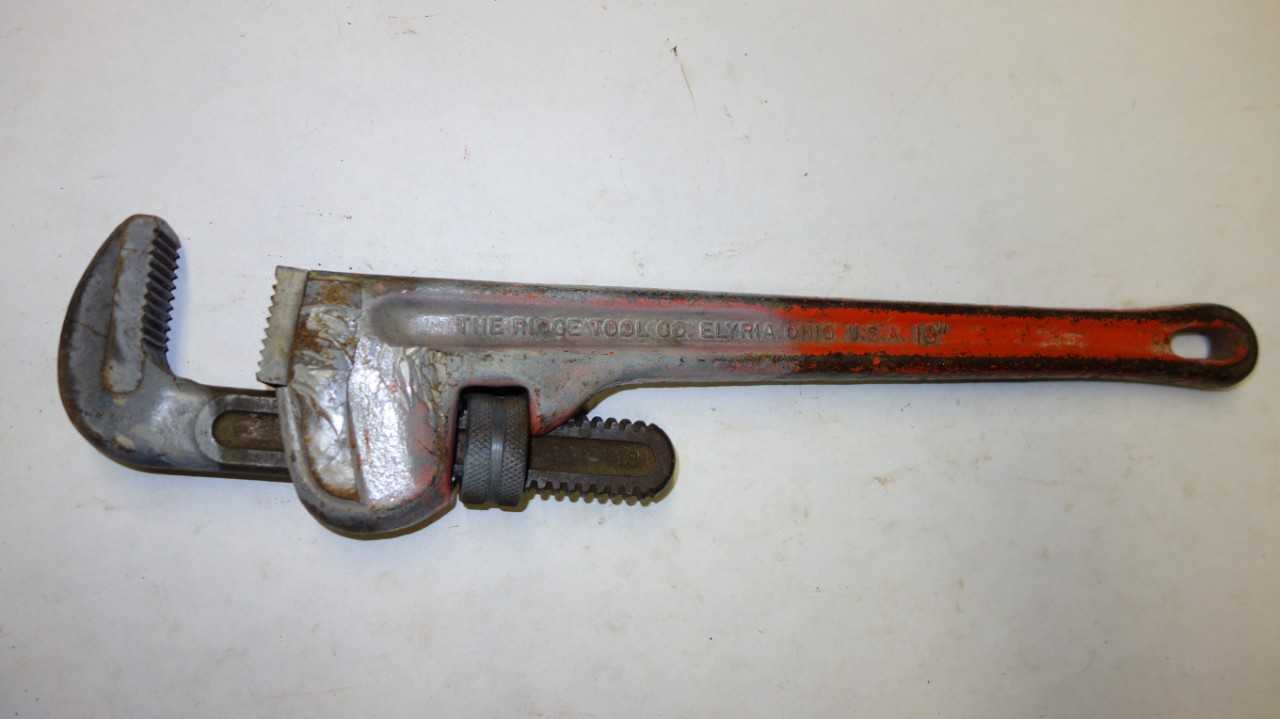 LOT OF 5 RIDGID 18 IN ADJUSTABLE PIPE WRENCHES - HAND TOOLS