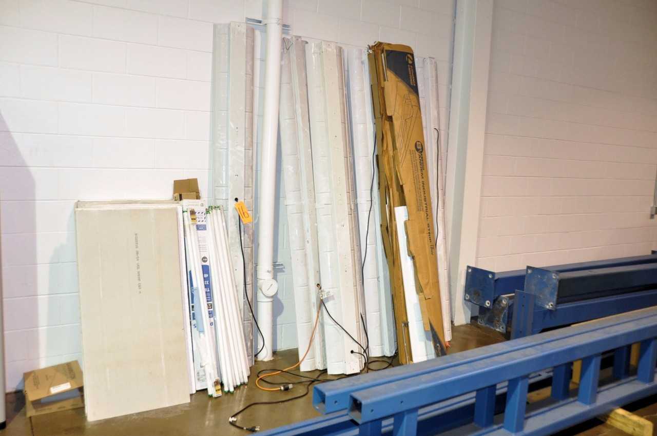 Lot-Fluorescent Lights - LIGHTING