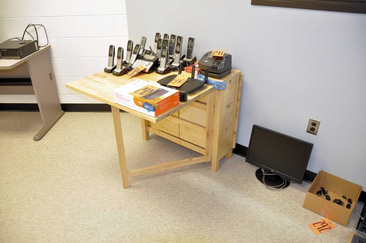 Lot-Table, Chairs, Desk and Stand - MISCELLANEOUS