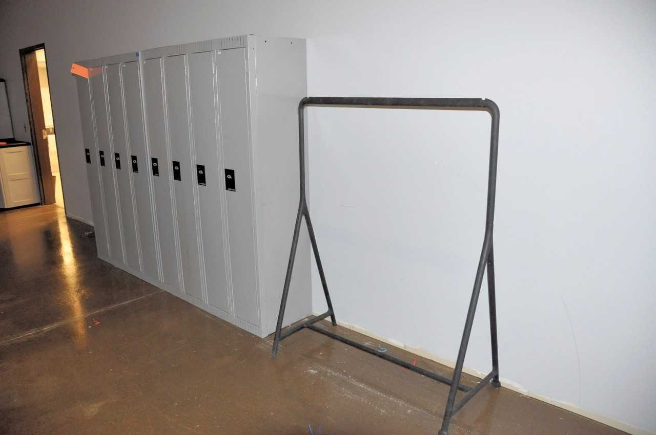 8-Unit Locker System - MATERIAL HANDLING