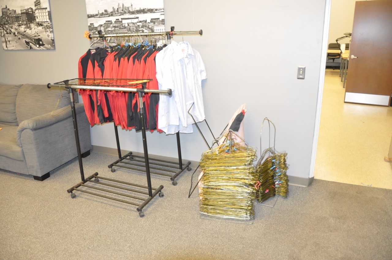 Lot-Work Clothes, Racks and Hangers - MISCELLANEOUS