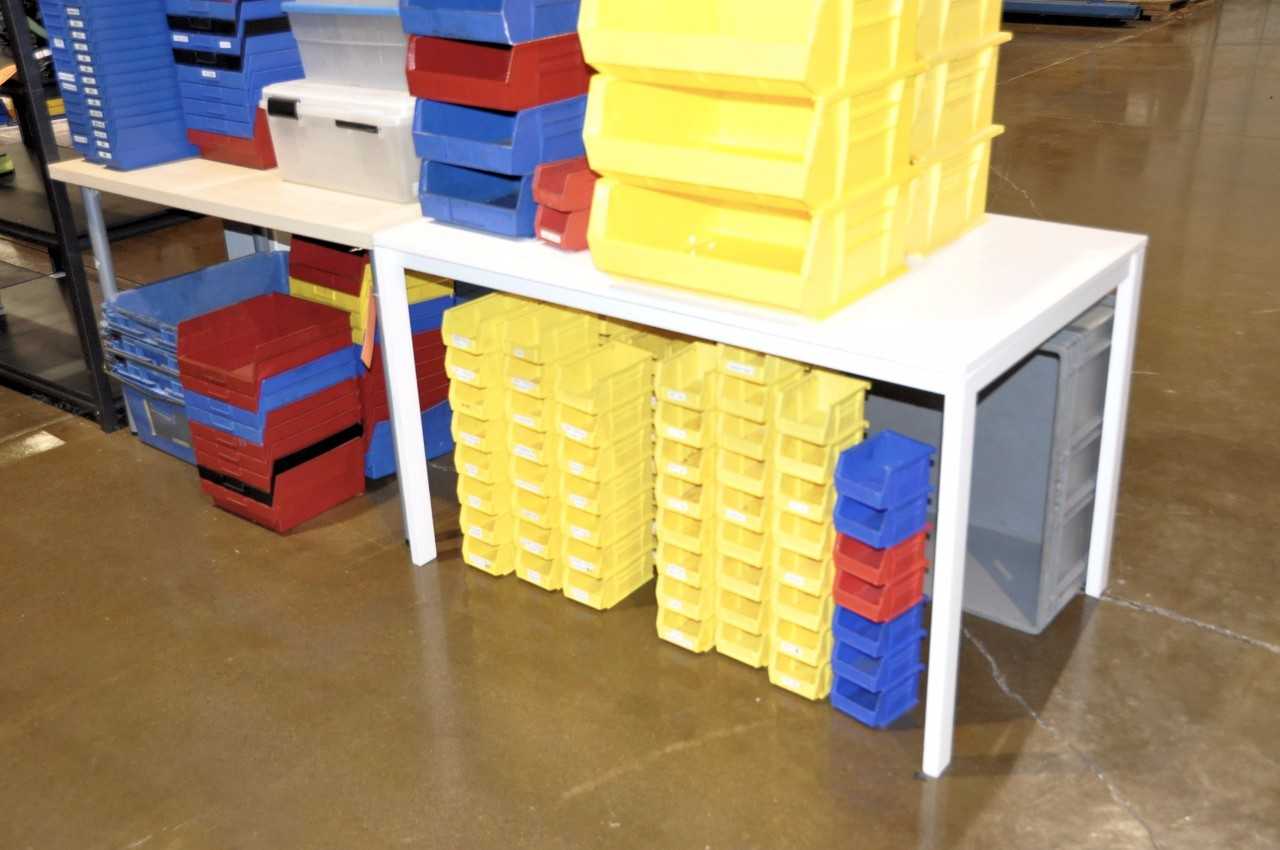 Lot-(2) Tables - MATERIAL HANDLING