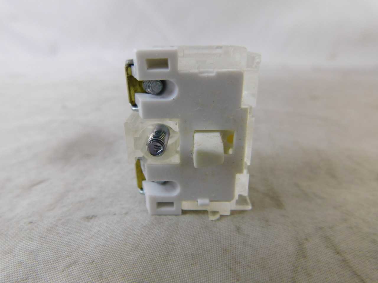 Quantity of 108x HT8A Contacts - VALVES