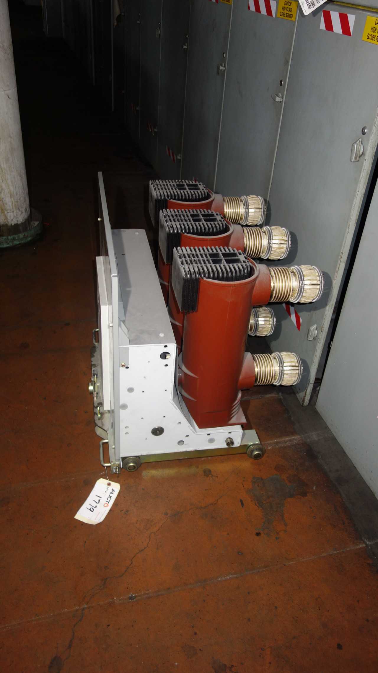 ABB ADVAC 3000A 4.76KV-AC SWITCHGEAR BREAKER - CIRCUIT BREAKERS