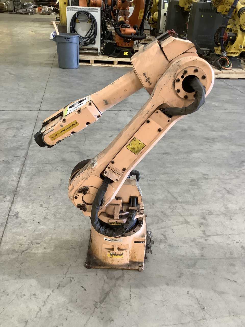 Lot of 1 ArcMate 120iB (no guarantee functionality) - INDUSTRIAL ROBOTS