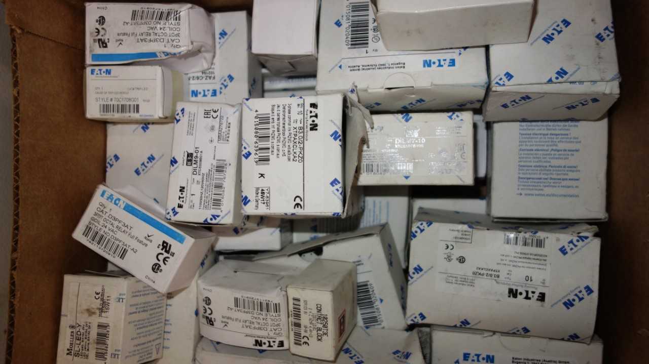 1 BOX OF EATON / CUTLER HAMMER ELECTRICAL - ELECTRICAL COMPONENTS