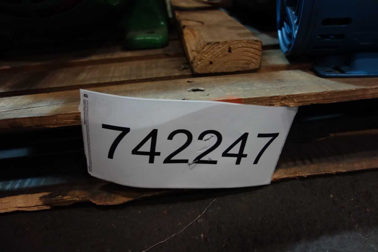 2 PALLETS OF ASSORTED ELECTRICAL AC MOTORS, COOLING FAN, ELECTRICAL BOX- EATON, SIEMNS, WESTINGHOUSE, GENERAL ELECTRIC - ELECTRIC MOTORS
