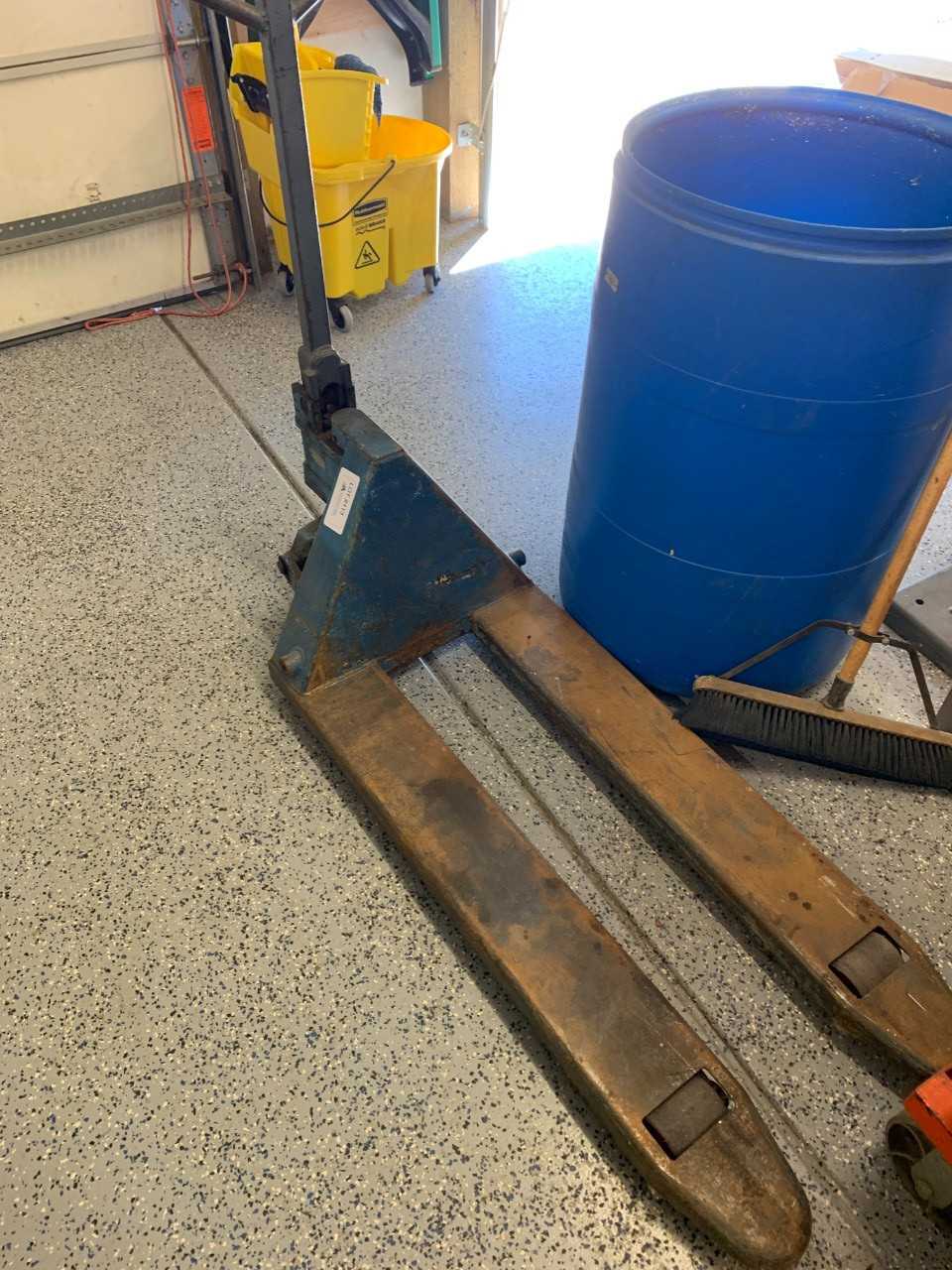 Pallet Jack - MANUAL PALLET JACKS