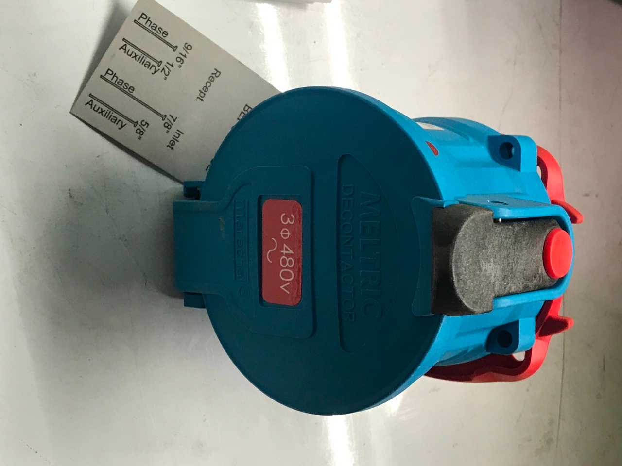MELTRIC ANGLEBOX AND RECEPTACLES (QTY 7) - PLUGS & RECEPTACLES