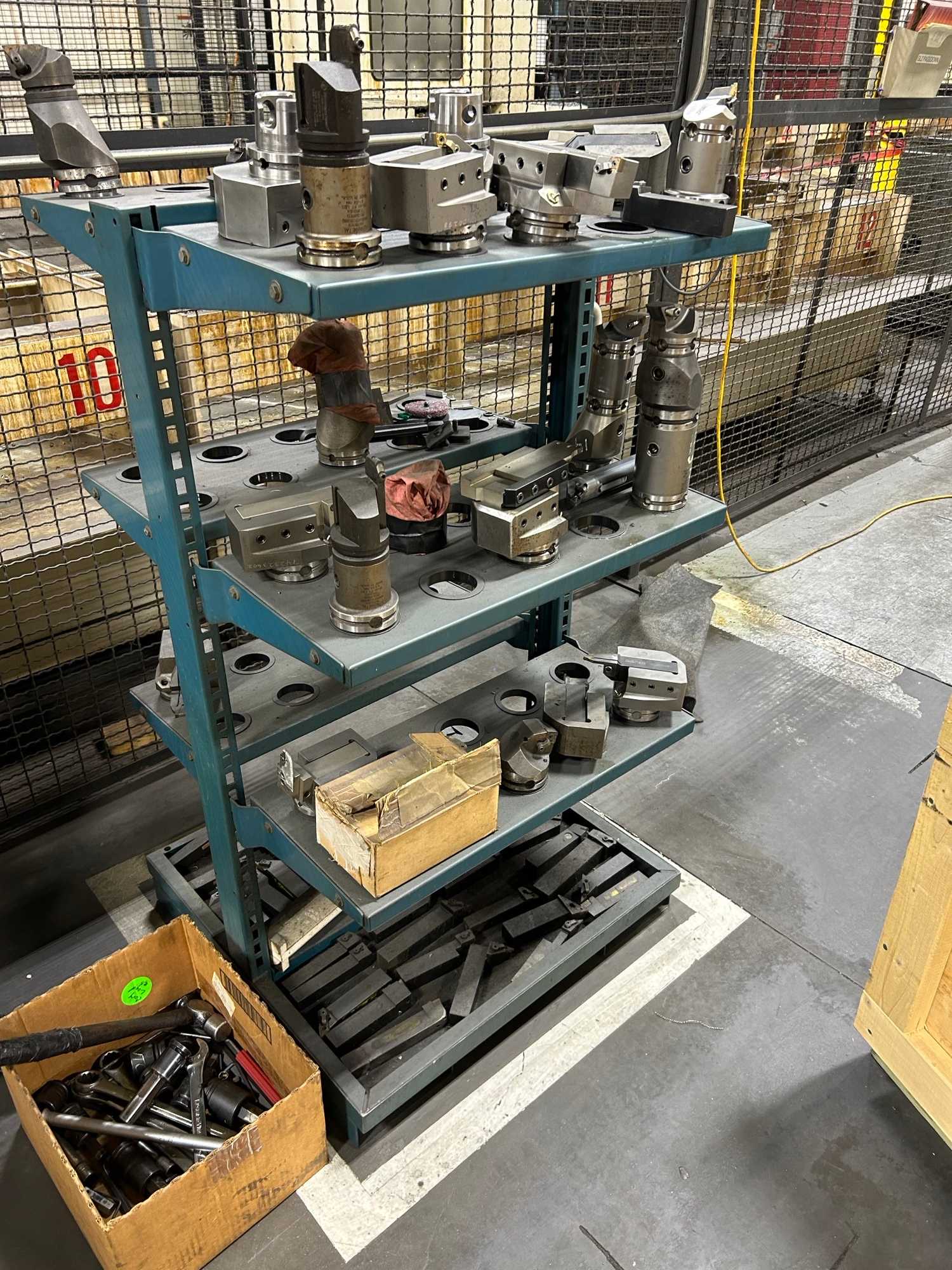 2005 Giddings & Lewis VTC 1600 w/ Fanuc 160i-TB Control W/ Tool Changer & Tool Holders - MACHINE TOOLING