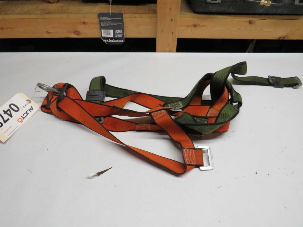 LOT OF 4 ASSORTED MILLER DURAFLEX & PROTECTA, E650-UGNC 310 LBS, AB101C-XL SAFETY HARNESSES - SAFETY EQUIPMENT