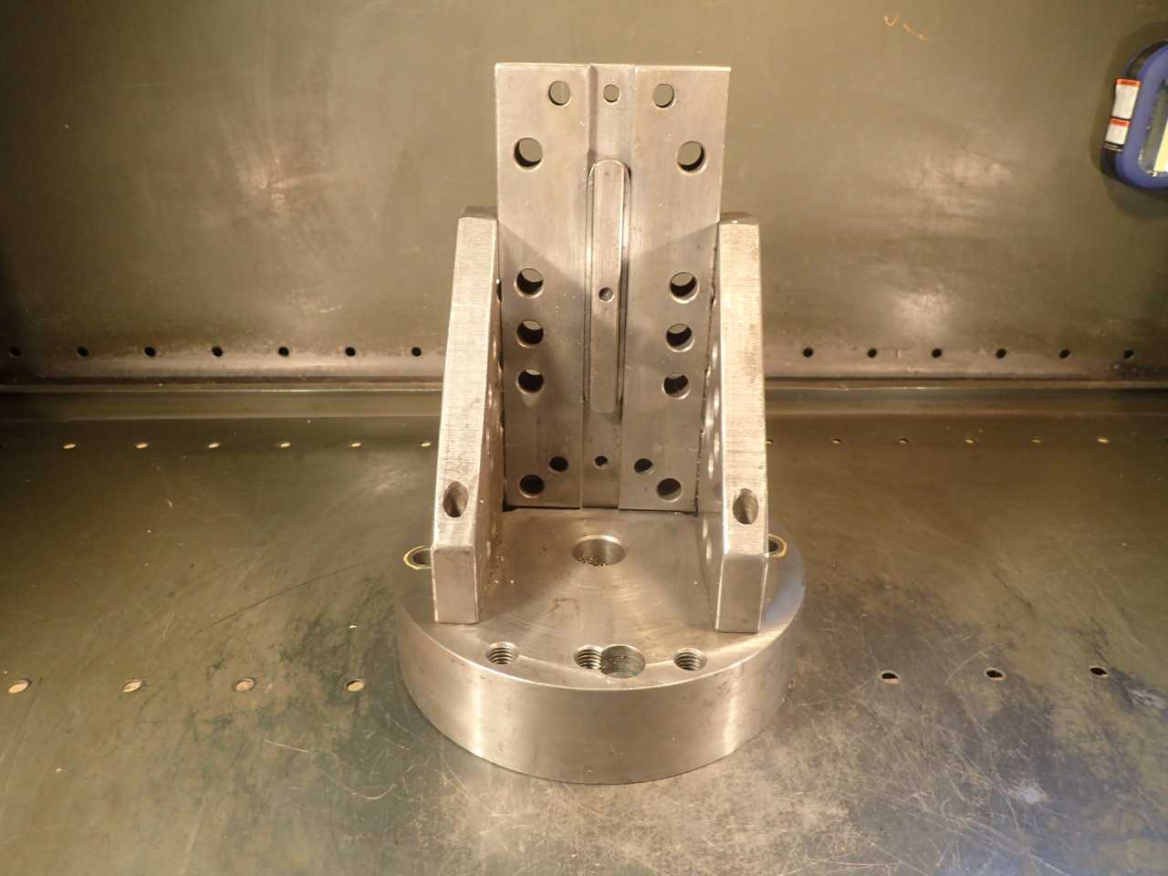8-1/2 x 4 x 7-3/4" Round Base Right Angle CNC Mill Tombstone Setup Fixture Plate - MILLING TOOLS