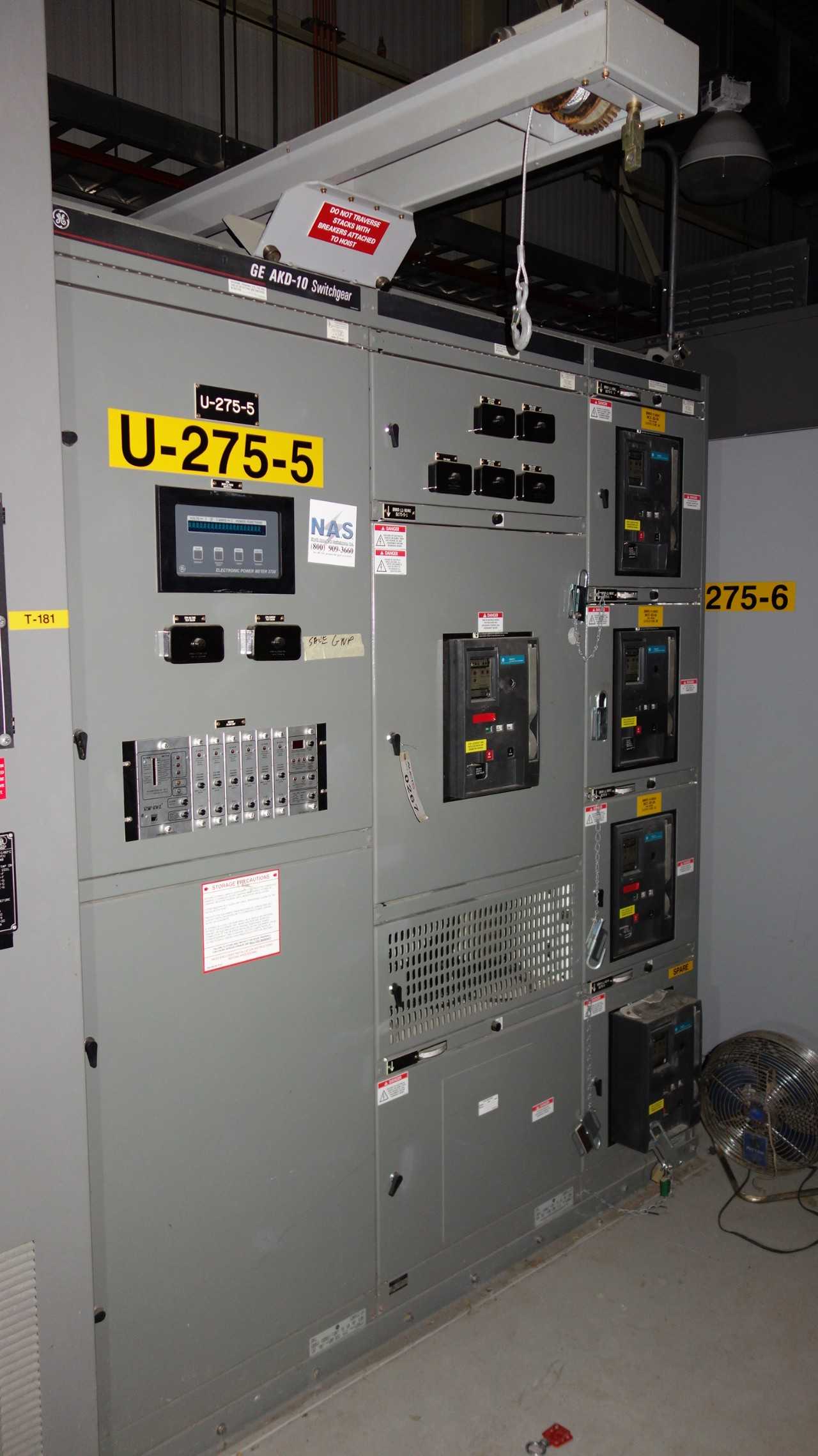 LOT OF 3 SECTIONS OF GE AKD-10 SWITCHGEAR PANELS w (5) WAVEPRO BREAKERS - SWITCHGEAR