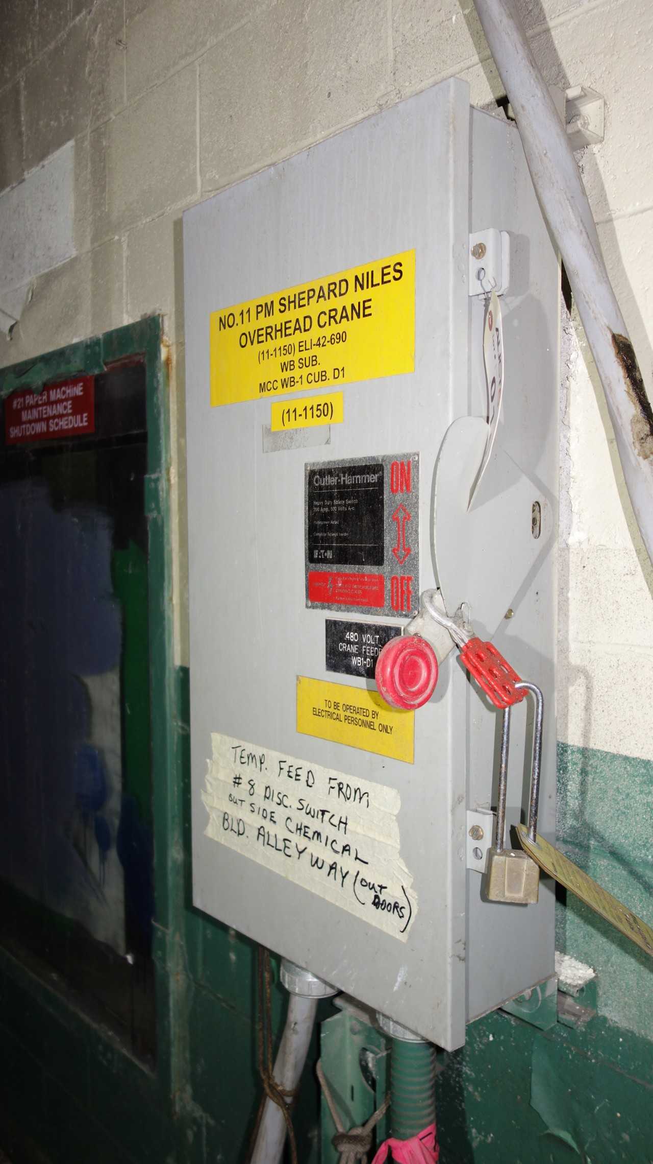 CUTLER HAMMER 200A 600V-AC SAFETY DISCONNECT SWITCH - DISCONNECT SWITCHES