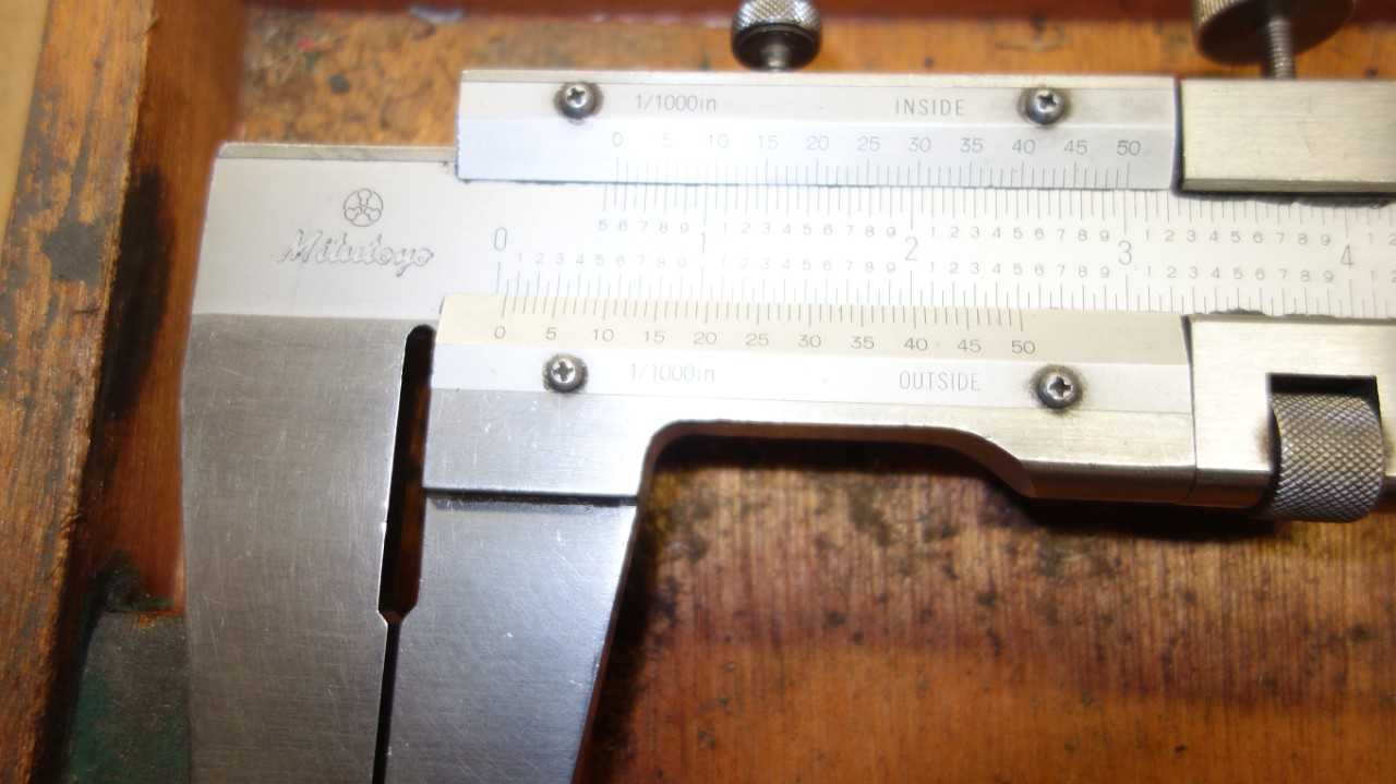 LOT OF 2 ASSORTED 24IN VERNIER MASTER CALIPERS, MITUTOYO, TITAN TOOL - ELECTRIC POWER TOOLS