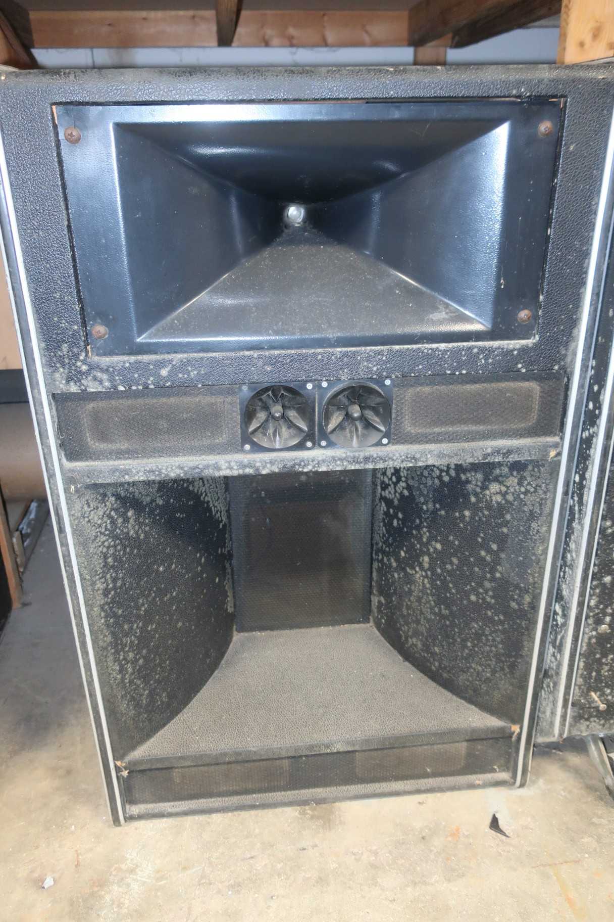 LOT OF 2 SPEAKER BOXES - MISCELLANEOUS