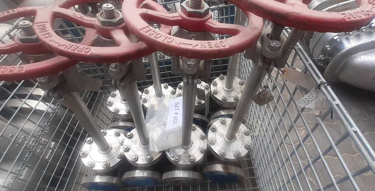 Lot of 8 Gate Valves - KNIFE GATE VALVE