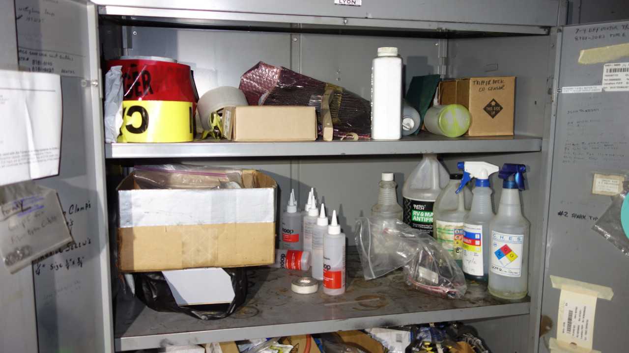 CABINET WITH CONTENTS, ASSORTED ELECTRICAL MODULES - INDUSTRIAL PARTS
