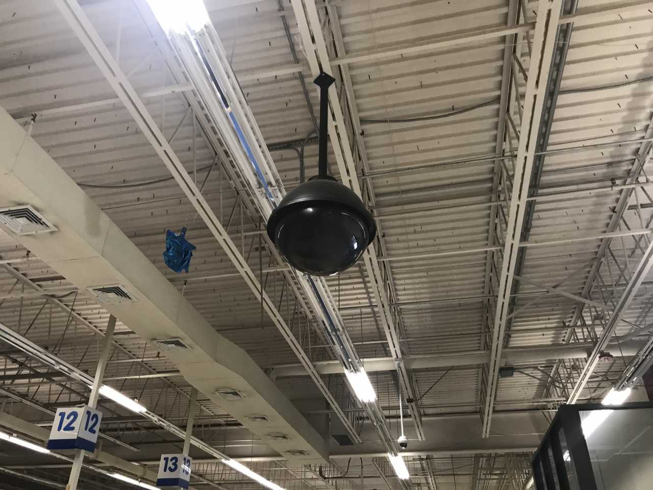 LOT OF SECURITY CAMERAS - SAFETY SWITCH