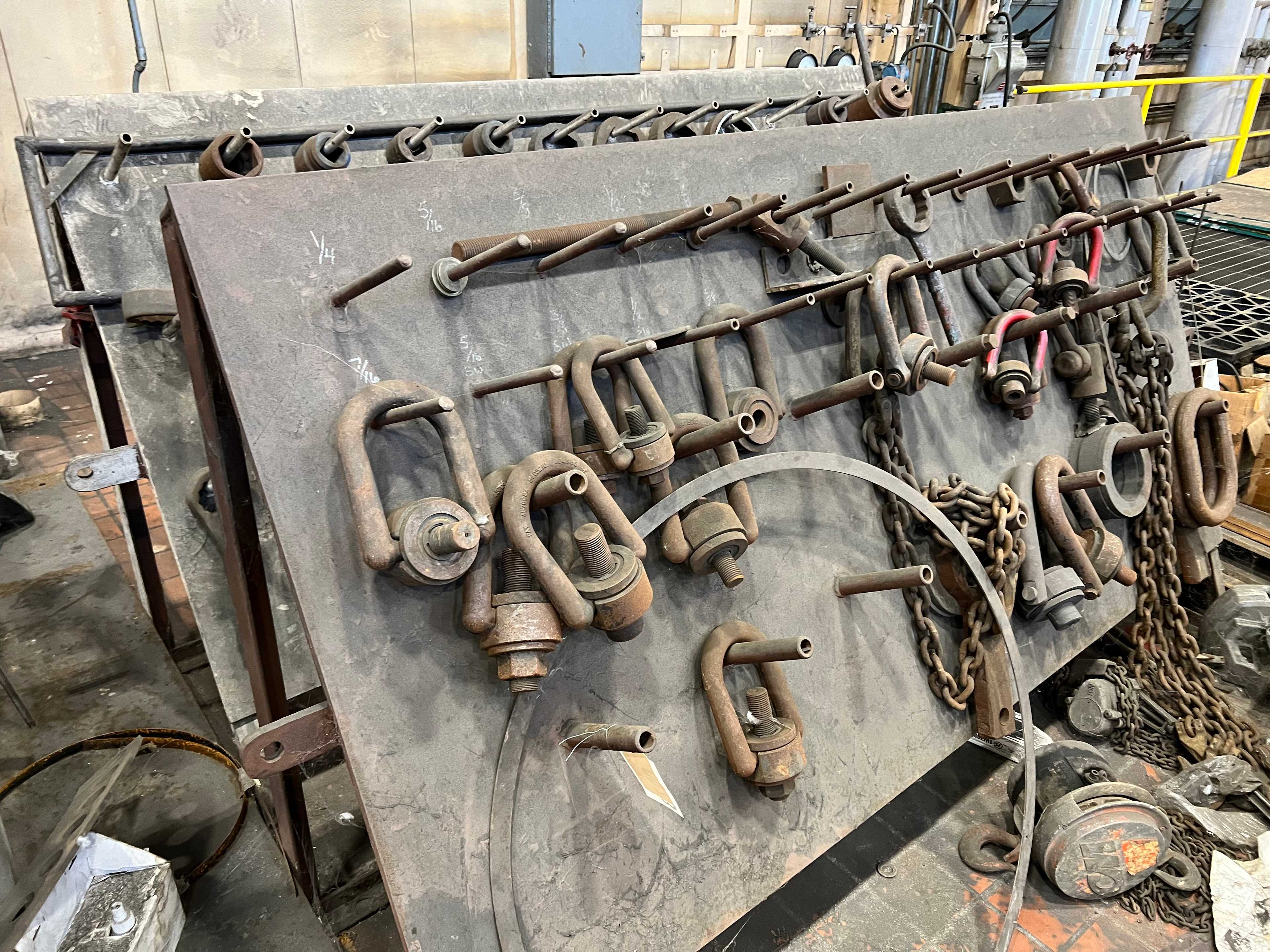 LOT OF TOOLING WITH RACKS - MACHINING ACCESSORIES & TOOLING