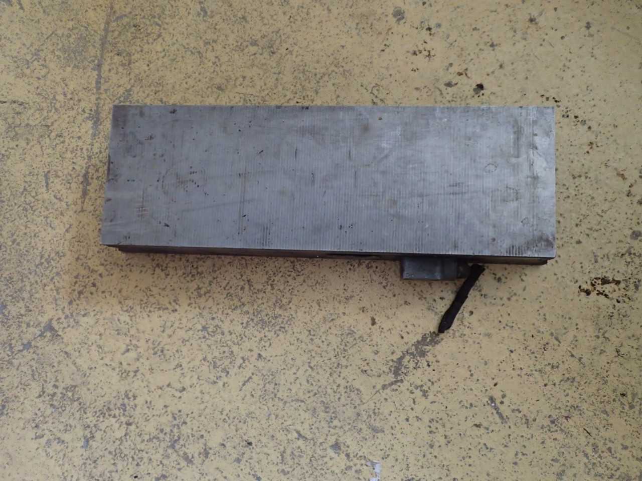 HR-82 220VDC 8" x 24-1/2" Elecro-Magnetic Surface Grinder Mag Chuck Grinder Vise - GRINDING MACHINES