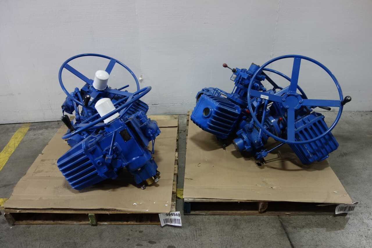 LOT OF 4 FLOWSERVE ELECTRIC VALVE ACTUATORS - VALVES