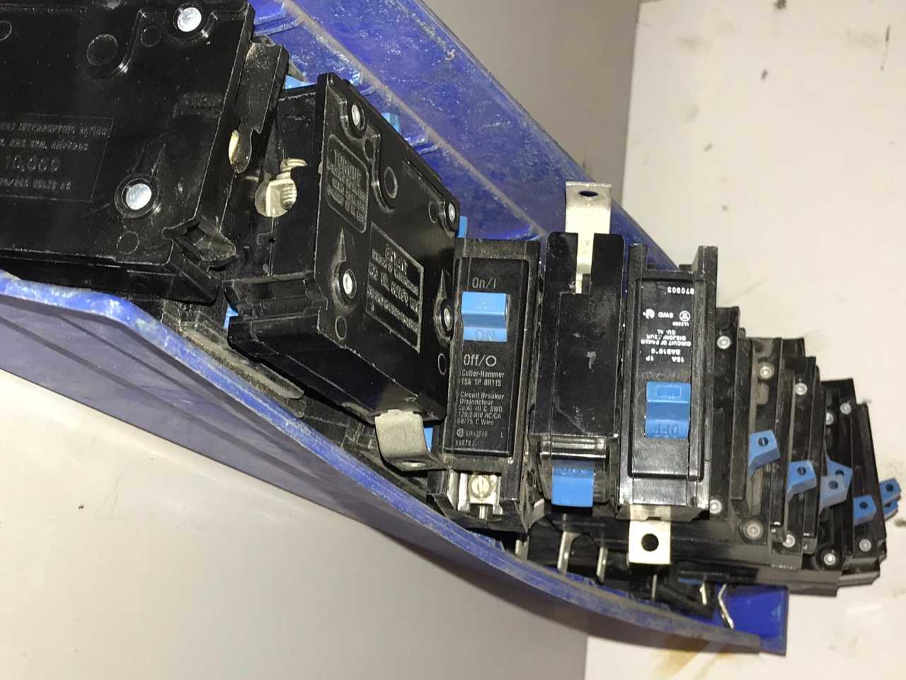BRYANT 15 A 1P TYPE BAB1015 CIRCUIT BREAKER (QTY 26) - CIRCUIT BREAKERS BRYANT 15 A 1P TYPE BAB1015 CIRCUIT BREAKER (QTY 26) - CIRCUIT BREAKERS