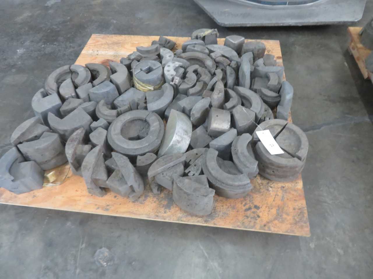 Pallet of stretch press jaw inserts - MISCELLANEOUS