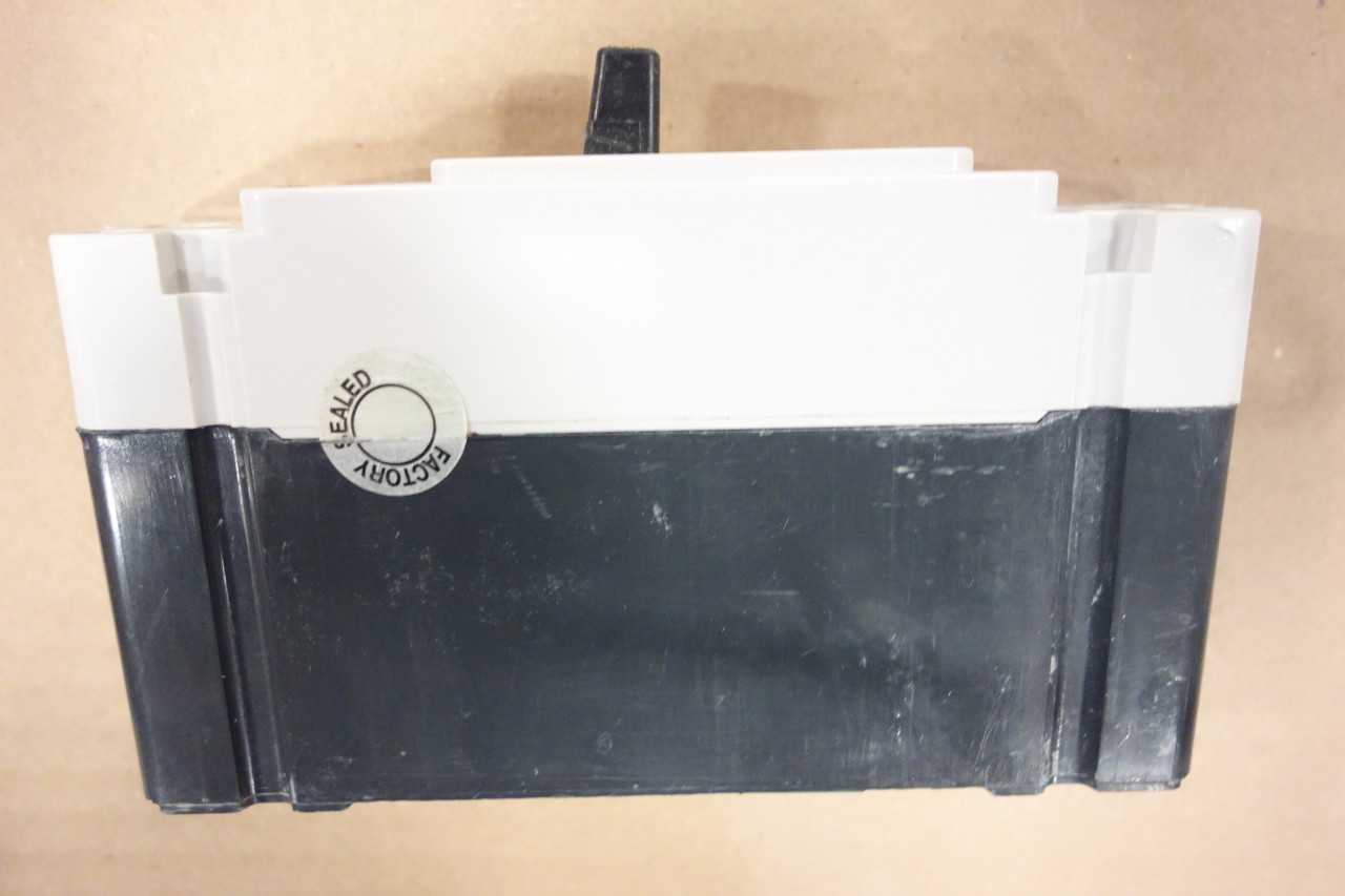 LOT OF EATON SERIES C INDUSTRIAL CIRCUIT BREAKERS - CIRCUIT BREAKERS